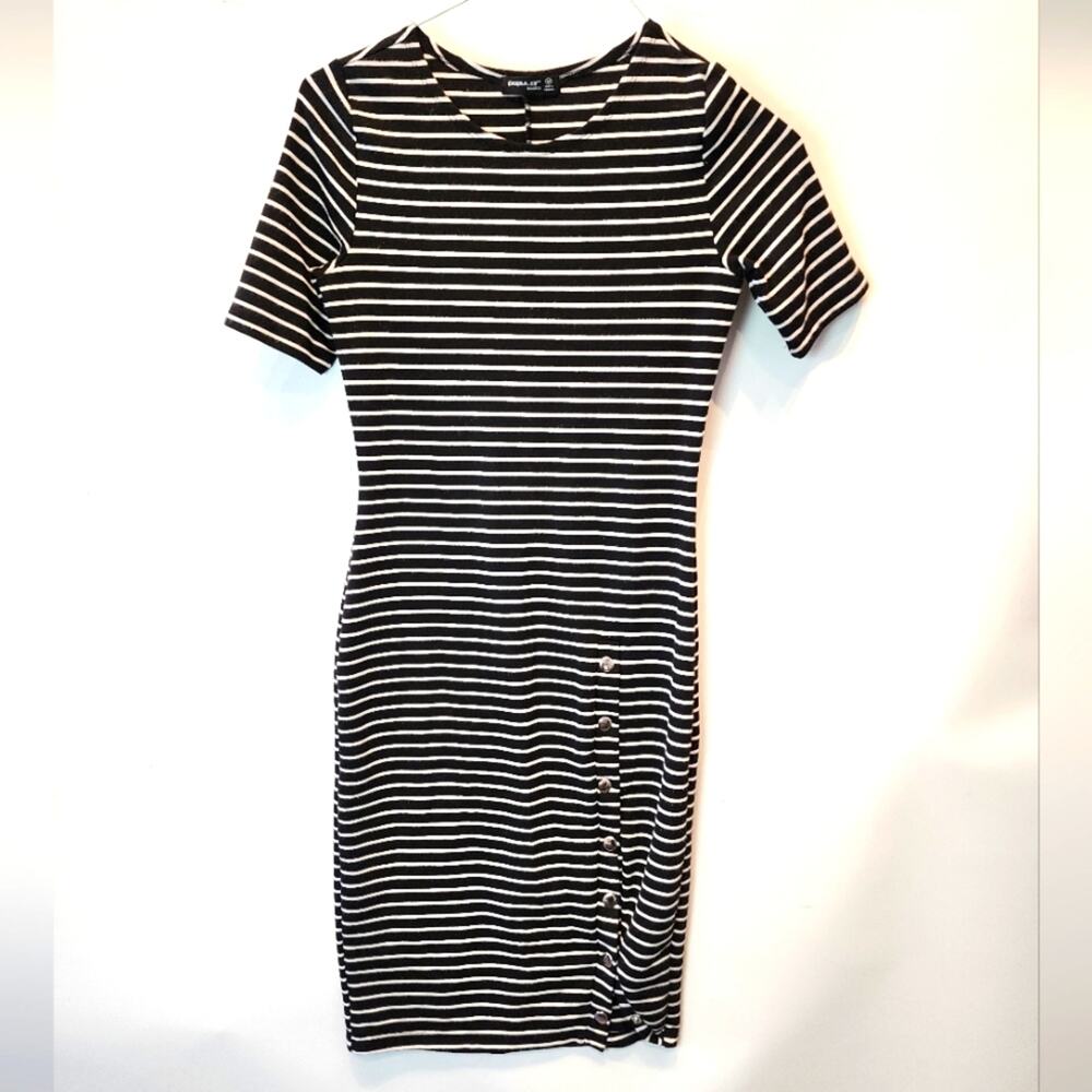 Popular Basics Black & White Striped Bodycon Dress Fitted Front Slit Size M